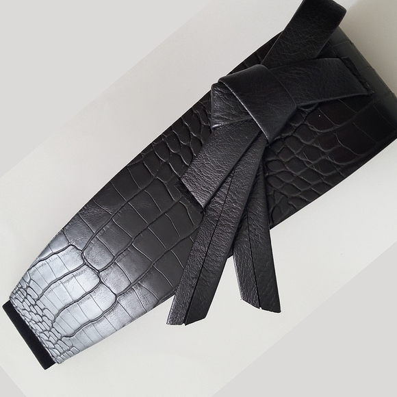 Croc-Embossed Corset High Waist Belt With Bow - Picture 5 of 9